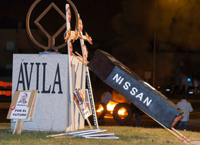 La planta de Nissan en Ávila para su actividad en protesta contra los recortes y los despidos