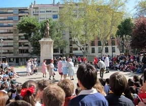Cientos de escolares defienden en Valladolid que 'Sin profes no hay escuela' 