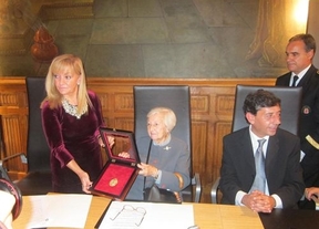 La Diputación de León entrega la Medalla de Oro a Concha Casado