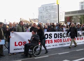 Más de dos mil personas salen a la calle en Valladolid para defender los derechos de los discapacitados