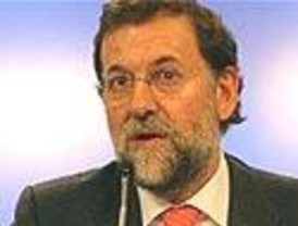 Rajoy exige a Zapatero que reconozca que las tropas están en un 'escenario de guerra'