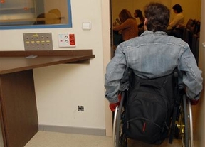 La Junta modificará las convocatorias de oferta pública de empleo para cubrir el 10% reservado a personas discapacitadas