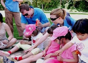 Un total de 56 empleados de La Caixa participa como voluntarios solidarios