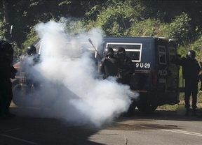 Los mineros bloquean durante cinco horas el acceso a la central térmica de Compostilla II