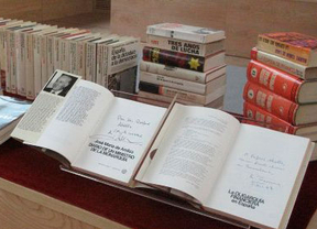 El CDMH de Salamanca incorpora a sus fondos la biblioteca del historiador Rafael Abella, con 1.400 volúmenes