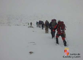 Rescatados doce montañeros atrapados por un alud en Gredos