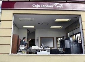 Roban 10.000 euros tras provocar una explosión en un cajero de una sucursal bancaria en Sardón de Duero (Valladolid)