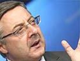 Blanco cree que Pizarro restará votos al PP y acusa a Rajoy de 'purgar' a los moderados