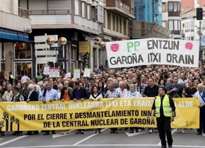 Medio millar de personas pide en Vitoria el desmantelamiento inmediato de la central de Garoña