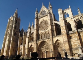 Los elementos escultóricos de la Catedral de León están en situación 