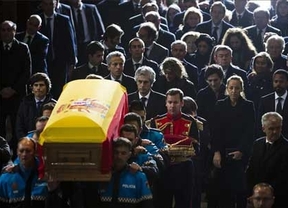 Suárez vuelve a casa: sus restos yacen junto a los de su esposa en la Catedral de Ávila