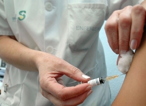 Castilla y León reanudará este miércoles la campaña de vacunación contra la gripe