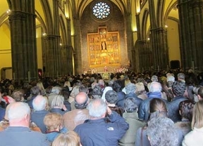 Cientos de personas despiden a las víctimas del incendio de Tordómar (Burgos)
