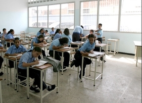 Educación extenderá la iniciativa Contrato-Programa a 30 colegios e institutos