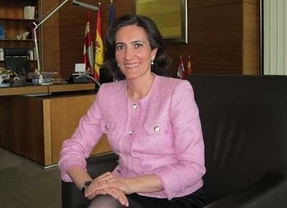 La presidenta de las Cortes reclama que la sociedad conozca el parlamento regional