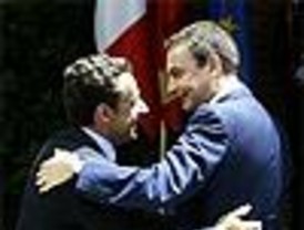 ZP, Sarkozy y Berlusconi hacen piña por el bien del Tratado