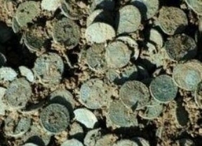 Hallan en Francia un excepcional tesoro de monedas romanas