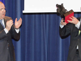 Sánchez Torné insta a los políticos a defender el castellano y a facilitar que las empresas de comunicación inviertan