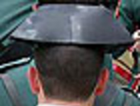 Nuevo 'pulso' a Rubalcaba: un guardia civil acampa a su puerta