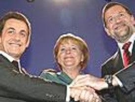 Gggajoy ya tiene el apoyo de sus colegas europeos, pero Zapatero también  se hace la foto con Merkel