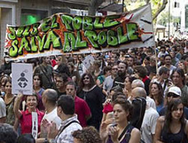 El desalojo de los 'indignados' de Palma termina con dos detenidos y carga policial