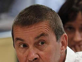 El fiscal pide 10 años de cárcel para Otegi por ser 'dirigente terrorista'