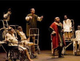 La Zaranda, Premi Nacional de Teatre espanyol, porta la sàtira política dels seus Futuros difuntos al Lliure