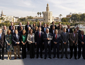 Rajoy arranca el cónclave del PP en Sevilla con Aznar entre los suyos
