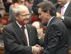 Artur Mas, investido president de Cataluña con cierto aroma a 'sociovergencia'