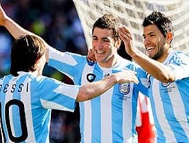 Argentina y México acarician los octavos