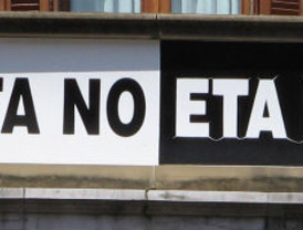 Los partidos catalanes mezclan esperanza y escepticismo, por la omisión del abandono de armas, ante el comunicado de ETA