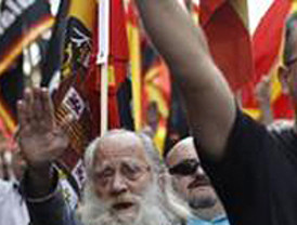 Unos cien falangistas se manifestaron en el centro de Madrid