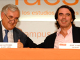 Aznar se mofa de la 'opinable' crisis económica de ZP