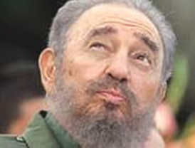 Fidel Castro le 'echa una mano' a Zapatero metiéndose con Bush