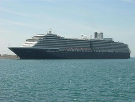 El puerto de Cádiz comienza la temporada de cruceros con la llegada del 'Queen Victoria'