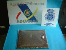 Policía Nacional y Vigilancia Aduanera se incautan por vez primera de droga de síntesis 'ayahuasca'