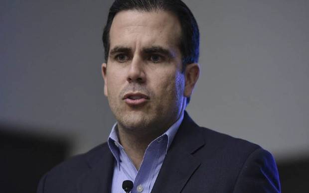Gobernador de Puerto Rico decreta toque de queda tras el paso de María
