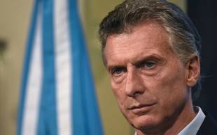 Presidente argentino decreta duelo nacional por submarino desaparecido