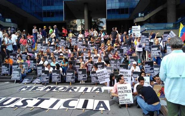 Manifestantes marcharon este miércoles hacia la Plaza Bolívar de Chacao