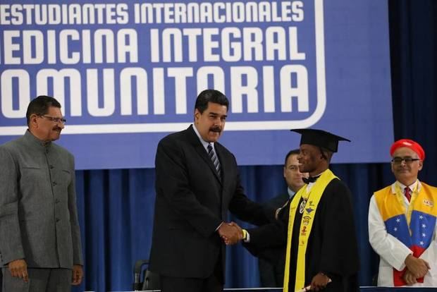 Maduro ratificó compromiso con avances del diálogo en Dominicana
