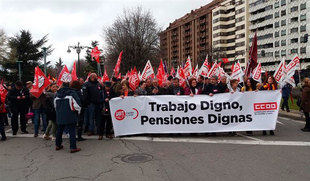 Miles de personas salen a la calle en Castilla y León para exigir el refuerzo del sistema de pensiones