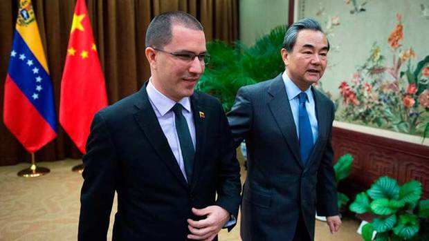 China espera que situación venezolana se resuelva con el diálogo
