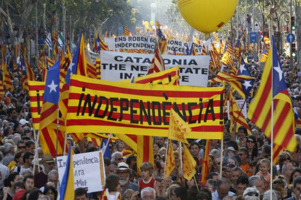 Tribunal anula definitivamente ley de referéndum catalán