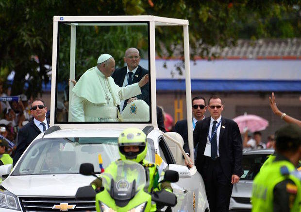 Papa Francisco pide se rechace todo tipo de violencia en vida política de Venezuela