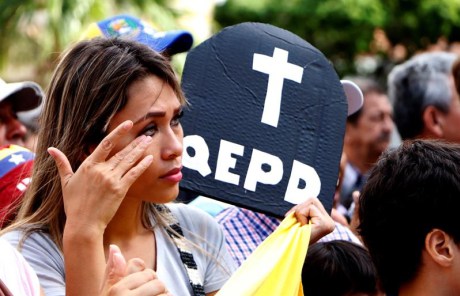 Oposición informa de 3 muertos en protesta contra la Constituyente