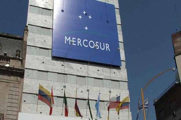 Mercosur se reunirá para discutir aplicar cláusula democrática a Venezuela