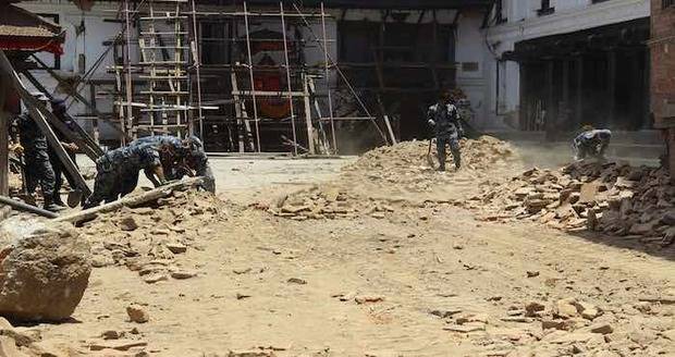 Al menos 21 muertos y 27 desaparecidos por deslizamientos de tierra en Nepal