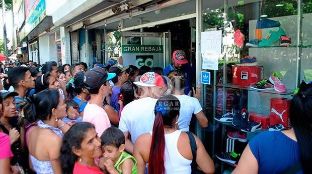 Sundde impone a comerciantes de la isla bajar precios hasta 80%