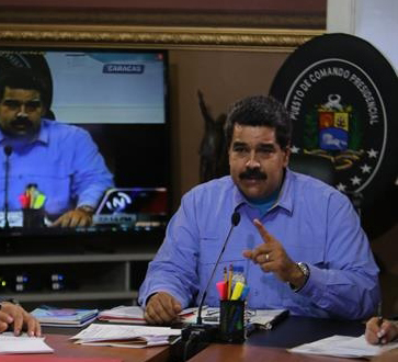 Maduro dice que si bancada opositora quiere revocarlo, irá al 'combate'