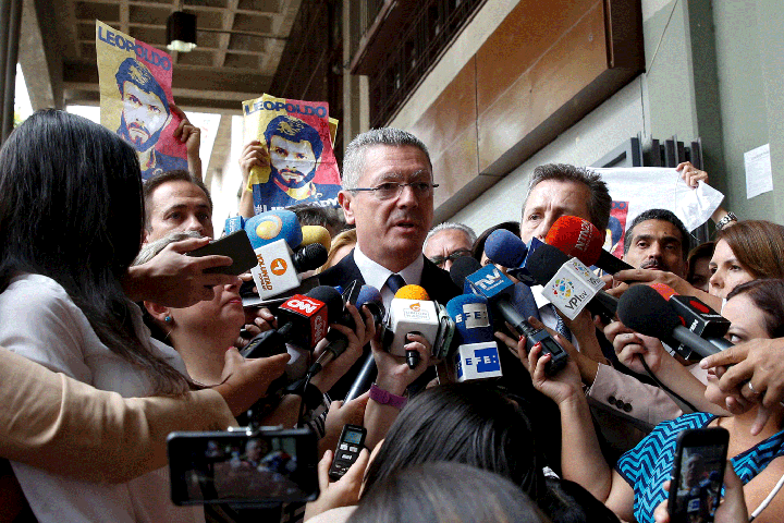 Exministro de Justicia español dice que López ganaría elecciones en Venezuela